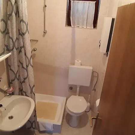 Apartmani Zdrelac شقة