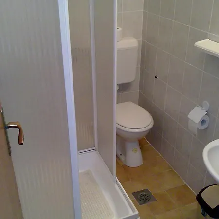 شقة Apartmani Zdrelac Ždrelac